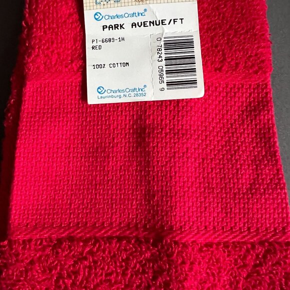 14 Count Cross Stitch Border Hand Towel Park Avenue Red 100% Cotton Charles Craf - Picture 3 of 3